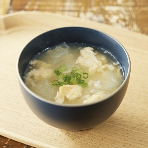 大根と卵のしょうがスープ