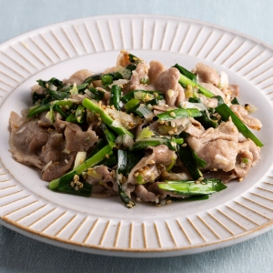 (塩ネギだれ）豚薄切り肉の塩ネギだれ炒め