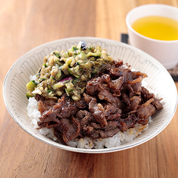 山形のだし焼肉丼(ネバネバ野菜の焼肉丼)