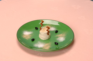 写真は第11回（前回）「辰巳琢郎が選ぶお菓子コンクール」全日空ホテル賞 作品名：「和！！ふ～」
