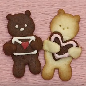 お菓子作り 森永ホットケーキミックスと貝印のクッキー型でだっこクマクッキーを作ろう Video Library 貝印