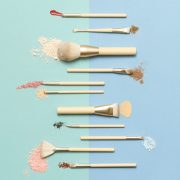 メイクブラシの正しい洗い方と頻度は？寿命を延ばすお手入れ術