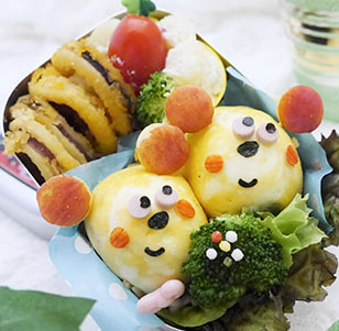 「ミニオムライスメーカー」で作る動物キャラ弁