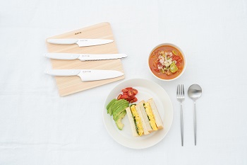 貝印のキッチンアイテムで作る幸せレシピ 人気料理家 ワタナベマキさん考案 春豆のミネストローネ オムレツサンド のレシピを公開 新着情報 貝印株式会社