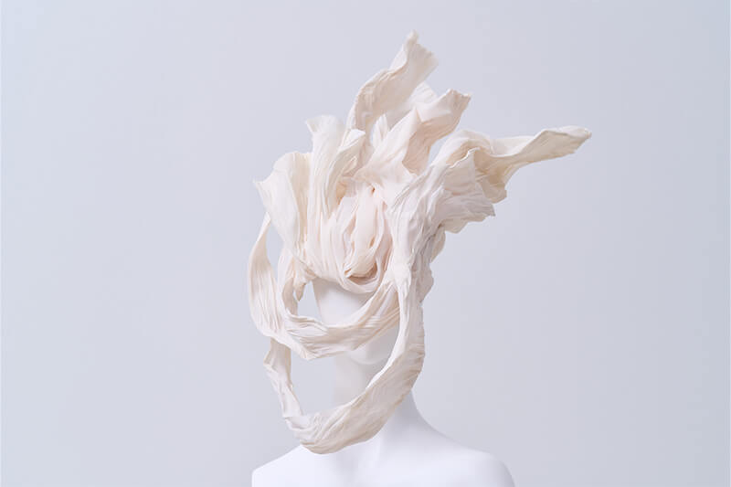 KAI Hat & Head-piece Competition 2025」大倉小枝さんの『流動』が最優秀賞を受賞